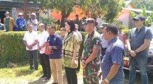 Bupati Nabit dan Julie Laiskodat Lepas 23 Ton Kedelai Dari Kajong Reok Barat ke Pulau Jawa