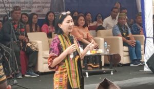 Ny. Julie Laiskodat: Tuhan “Lebih Sayang” NTT dari pada Bali