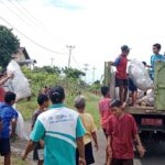 Dalam Rangka HUT PGRI dan HGN Ke-77, PGRI Satar Mese Libatkan Siswa dalam Gerakan Pungut Sampah