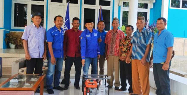 Anggota DPR RI F-PAN Bantu Mesin Sedot untuk Petani di Desa Nggilat Macang Pacar