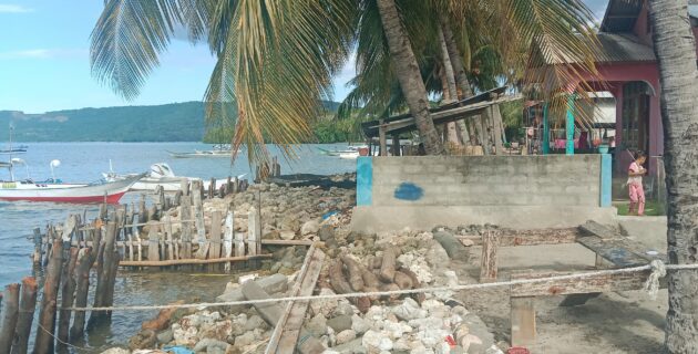 40an Rumah Warga Dusun Mondo Kecamatan Reok Terancam Terendam Air Laut