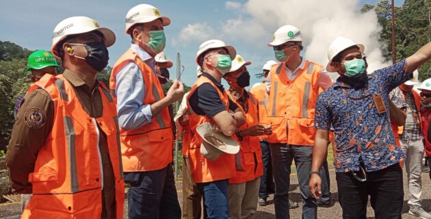 Bupati Hery dan Para Pejabat Bank Pembangunan Jerman Kunjungi PLTP Ulumbu