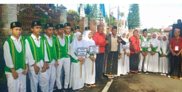 Pelajar Muslim di Manggarai Jadi Petugas Keamanan Prosesi Jalan Salib 