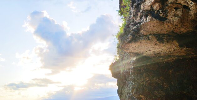 Liang Bala Pesona Pantai Super Estetik yang Wajib Dikunjungi saat Berlibur ke Manggarai