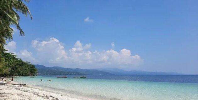 Pesona Pasir Putih dan Panorama Keindahan Lautan Pantai Ketebe Reo, Destinasi Wisata yang Wajib Dikunjungi