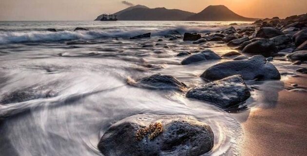 Pantai Nanganesa Ende Permata Tersembunyi Dengan Keunikan Cerita Mistis yang Dipercayai Warga Setempat