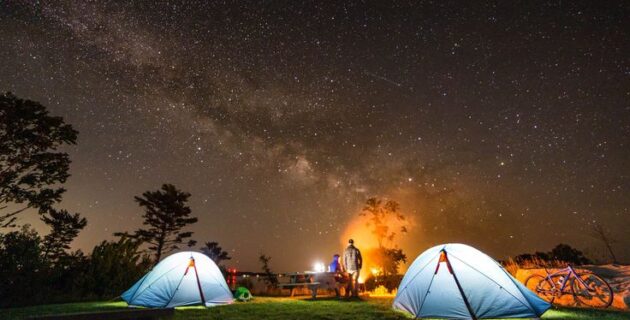 Menyambut Tahun Baru dengan Meriah: Eksplorasi 7  Tempat Camping Terbaik di Indonesia