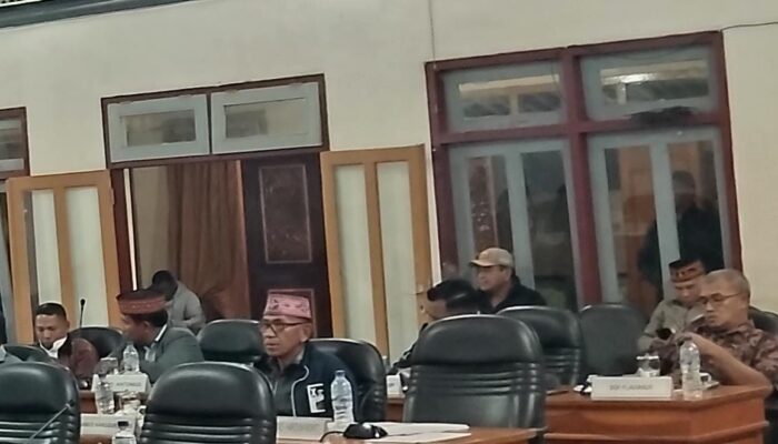 Fraksi Nasdem Tolak RAPBD Manggarai 2025, Soroti Pembangunan Rumah Gendang