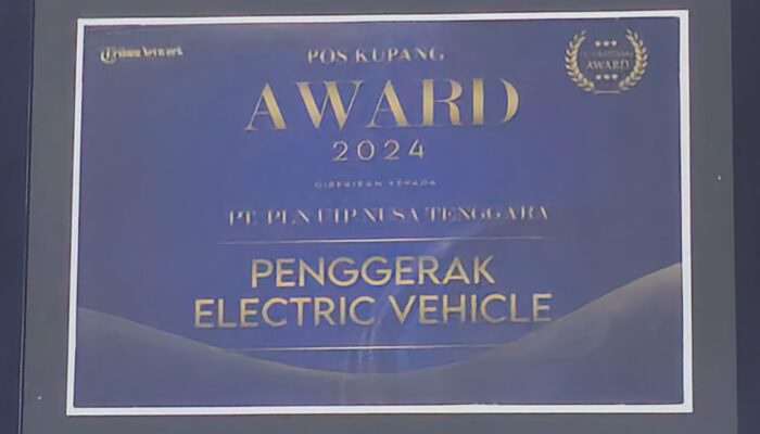 PLN UIP Nusra Raih Penghargaan Penggerak Electric Vehicle Pos kupang Award 2024